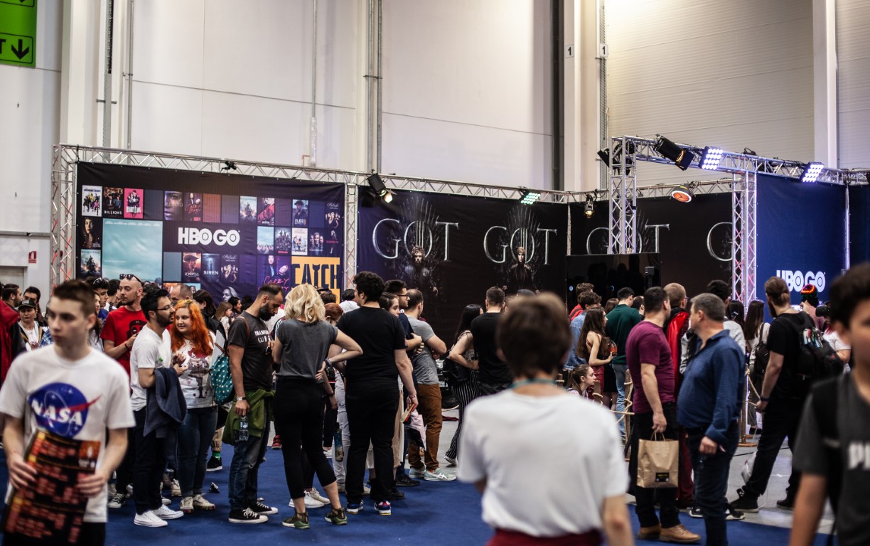 East European Comic Con 2019 @ Romexpo Setup Grila Lumini Stand Game Of Thrones Music Gear (4) (Medie)